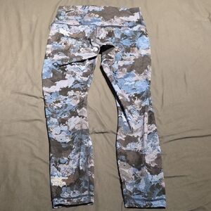 lululemon athletica Blue and Black Patterned Capris